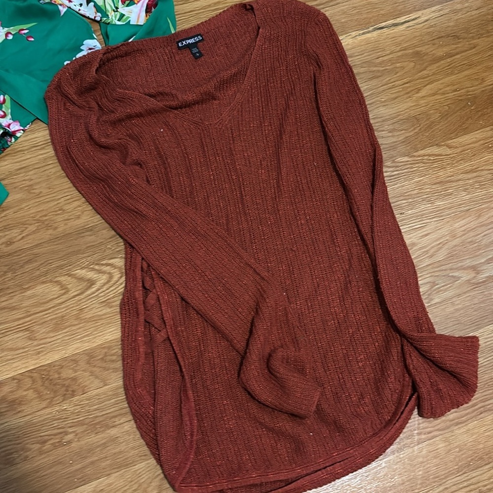 Express top bundle image 3